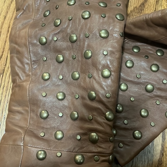 studded boots - Picture 3 of 4